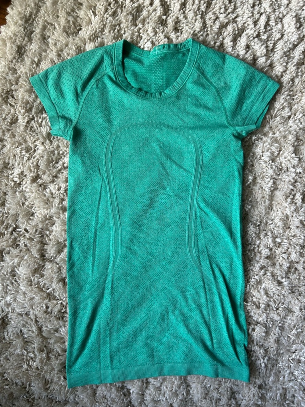 Lululemon Swiftly Tech Short-Sleeve Shirt size 4